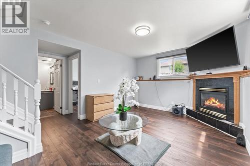 1736 Vicky Circle, Windsor, ON - Indoor Photo Showing Living Room With Fireplace