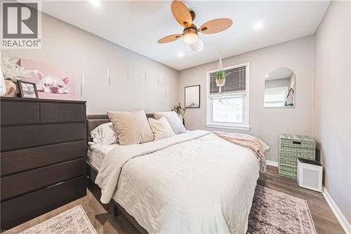 Hardwood-style flooring throughout - 242 East 43Rd Street, Hamilton, ON 