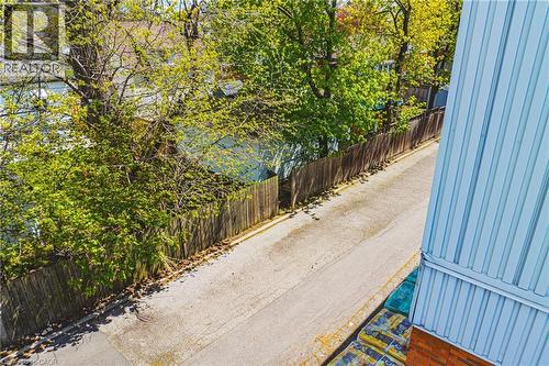 Image quality insufficient for description - 242 East 43Rd Street, Hamilton, ON - Outdoor