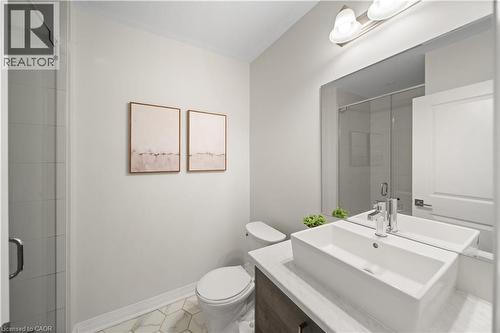 155 Thomas Slee Drive Unit# 2G, Kitchener, ON - Indoor Photo Showing Bathroom