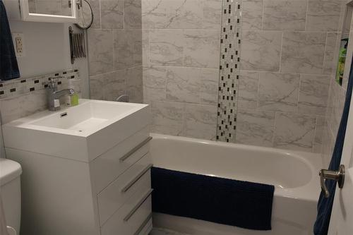 431 Shorepointe Village, Gimli, MB - Indoor Photo Showing Bathroom