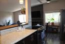 431 Shorepointe Village, Gimli, MB  - Indoor Photo Showing Kitchen 