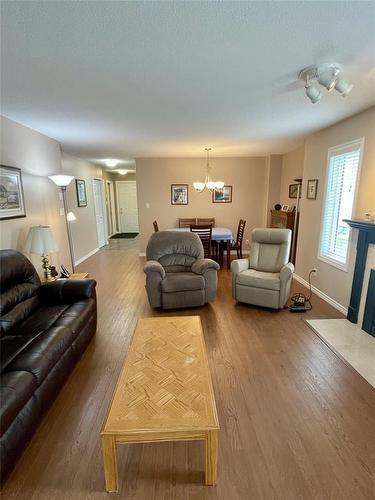 10 Falcon Place, Brandon, MB 