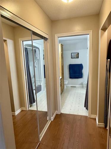 Double closets - 10 Falcon Place, Brandon, MB 