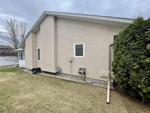 10 Falcon Place, Brandon, MB 