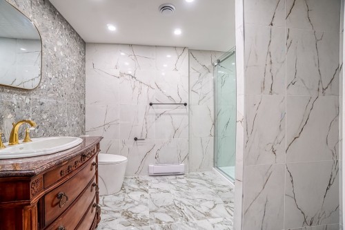 Bathroom - 3477 Boul. Décarie, Montréal (Côte-Des-Neiges/Notre-Dame-De-Grâce), QC - Indoor Photo Showing Bathroom