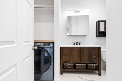 Salle de bains - 49  - 51 Rue Charles, Lachute, QC - Indoor Photo Showing Laundry Room