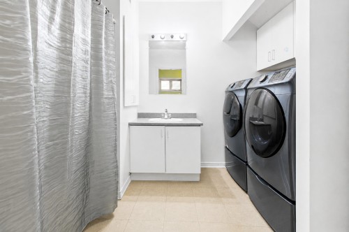 Salle de bains - 49  - 51 Rue Charles, Lachute, QC - Indoor Photo Showing Laundry Room