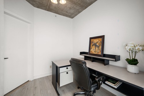 Chambre à coucher - 916-1150 Rue St-Denis, Montréal (Ville-Marie), QC - Indoor Photo Showing Office