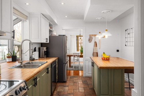 Cuisine - 31 Boul. De Reims, Lorraine, QC - Indoor Photo Showing Kitchen With Double Sink