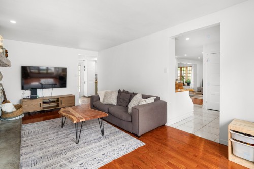 Salle familiale - 31 Boul. De Reims, Lorraine, QC - Indoor Photo Showing Living Room