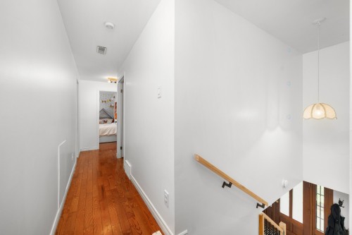 Hall d'entrée/Vestibule - 31 Boul. De Reims, Lorraine, QC - Indoor Photo Showing Other Room