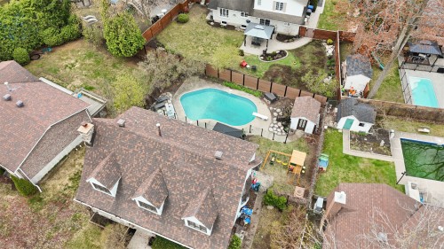 Photo aérienne - 31 Boul. De Reims, Lorraine, QC - Outdoor With In Ground Pool