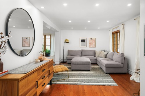 Salon - 31 Boul. De Reims, Lorraine, QC - Indoor Photo Showing Living Room