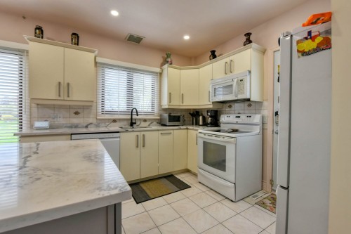 Cuisine - 5589 Boul. Cavendish, Côte-Saint-Luc, QC - Indoor Photo Showing Kitchen