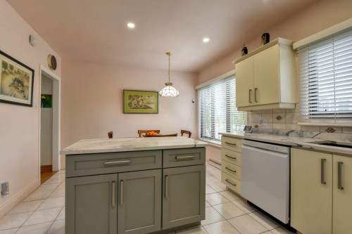 Cuisine - 5589 Boul. Cavendish, Côte-Saint-Luc, QC - Indoor Photo Showing Kitchen
