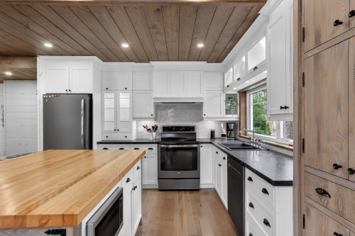 Cuisine - 2080 Ch. Doucet, Trois-Rives, QC - Indoor Photo Showing Kitchen With Double Sink