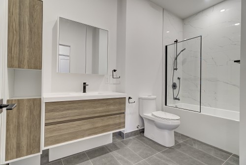 Salle de bains - 405-2020 Rue Lucien-Thimens, Montréal (Saint-Laurent), QC - Indoor Photo Showing Bathroom