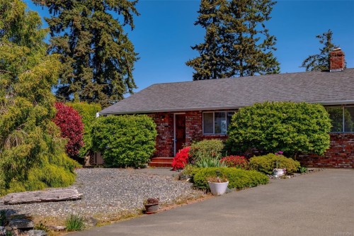 4301 Eva Rd, Bowser, BC 