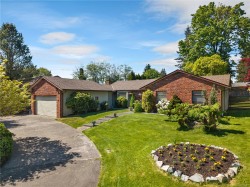 1930 Gillian Pl Campbell River, BC V9W 6B6