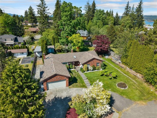 1930 Gillian Pl, Campbell River, BC 