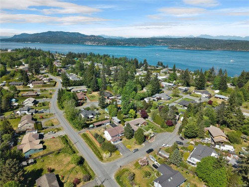 1930 Gillian Pl, Campbell River, BC 