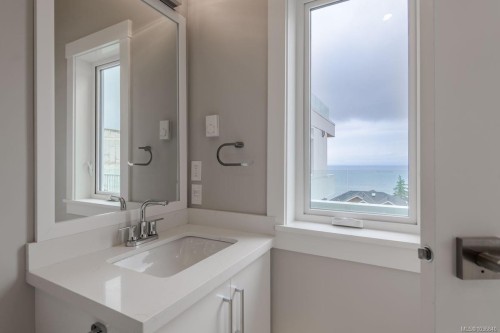 3887 Gulfview Dr, Nanaimo, BC 