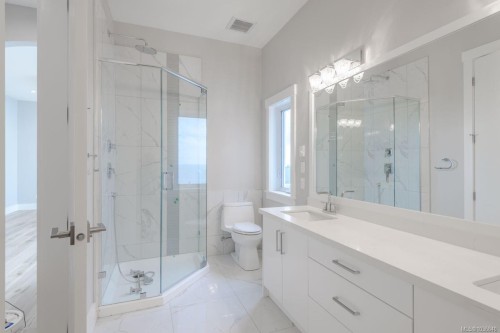 3887 Gulfview Dr, Nanaimo, BC 