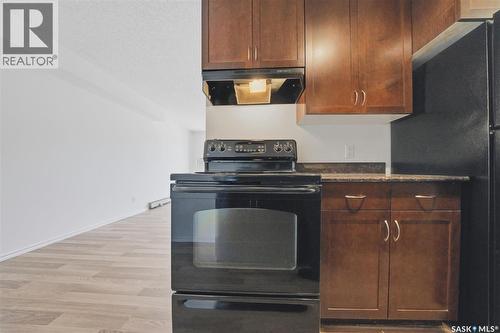 104 2233 St Henry Avenue, Saskatoon, SK - Indoor Photo Showing Kitchen