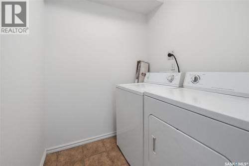 104 2233 St Henry Avenue, Saskatoon, SK - Indoor Photo Showing Laundry Room