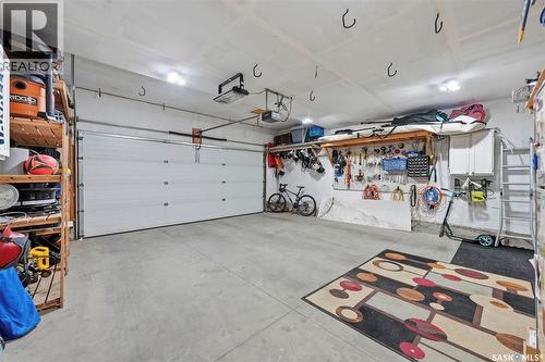 139 Allwood Crescent, Saskatoon, SK - Indoor Photo Showing Garage