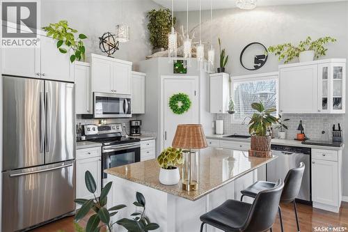 139 Allwood Crescent, Saskatoon, SK - Indoor Photo Showing Kitchen With Stainless Steel Kitchen With Upgraded Kitchen