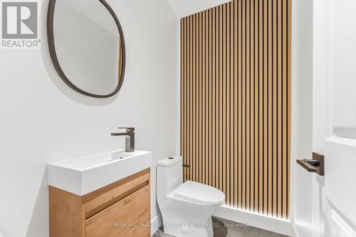 882 Mcduffe Crescent, Milton, ON - Indoor Photo Showing Bathroom