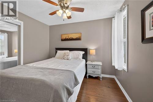 190 Campbell Avenue, Hamilton, ON - Indoor Photo Showing Bedroom