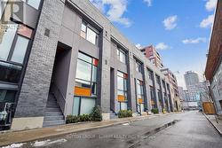13 GILEAD PLACE Toronto, ON M5A 3C8