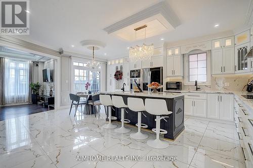 901 Eagle Ridge Drive, Oshawa, ON - Indoor Photo Showing Kitchen With Upgraded Kitchen