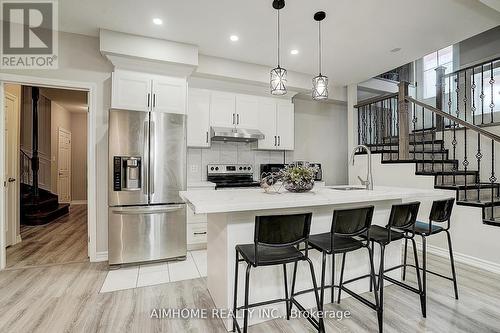901 Eagle Ridge Drive, Oshawa, ON - Indoor Photo Showing Kitchen With Upgraded Kitchen