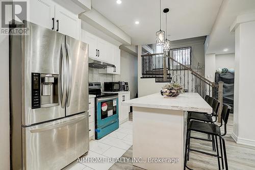 901 Eagle Ridge Drive, Oshawa, ON - Indoor Photo Showing Kitchen