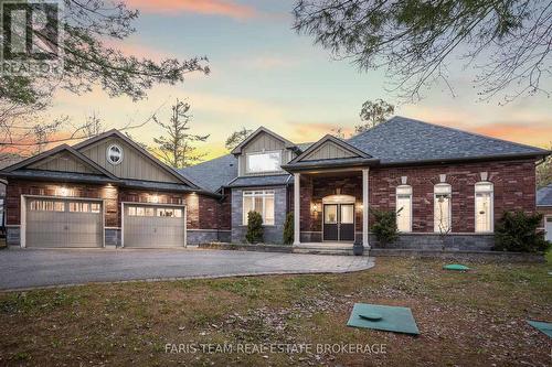4 DIAMOND VALLEY DRIVE  Oro-Medonte, ON L0L 2E0