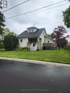 30 QUEEN STREET Strathroy-Caradoc (Se), ON N7G 2H7