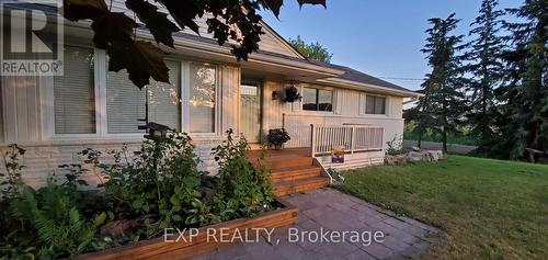 2724 8 SIDE ROAD  Burlington, ON L7P 0E6