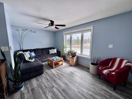 1251 Barnhart Road, Emo, ON - Indoor Photo Showing Living Room