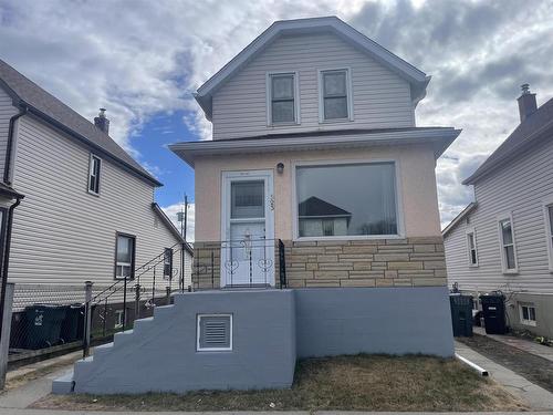 523 McLaughlin Street W  Thunder Bay, ON P7C 3B4