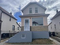 523 McLaughlin Street W Thunder Bay, ON P7C 3B4