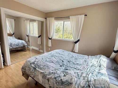 1637 Highway 595, Neebing, ON - Indoor Photo Showing Bedroom