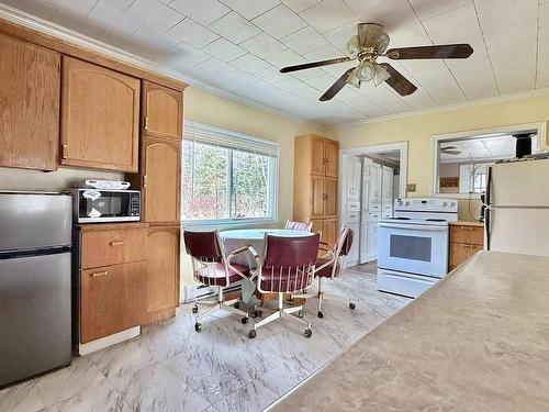 1637 Highway 595, Neebing, ON - Indoor Photo Showing Kitchen