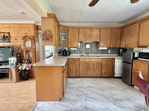 1637 Highway 595, Neebing, ON - Indoor Photo Showing Kitchen With Double Sink