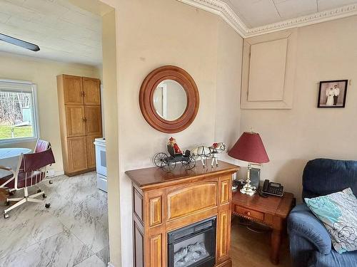 1637 Highway 595, Neebing, ON - Indoor With Fireplace