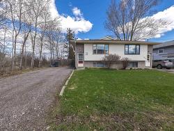 1911 FREDERICA Street W Thundr Bay, ON P7E 6R8