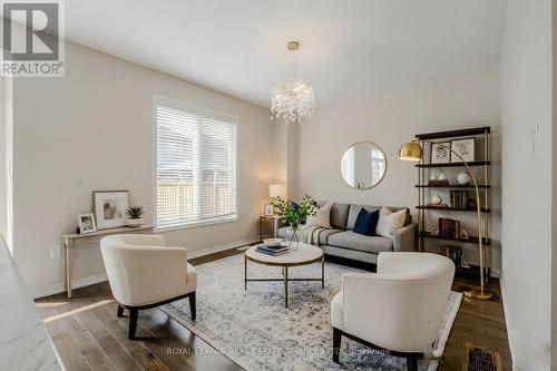 152 Munro Circle, Brantford, ON - Indoor Photo Showing Living Room